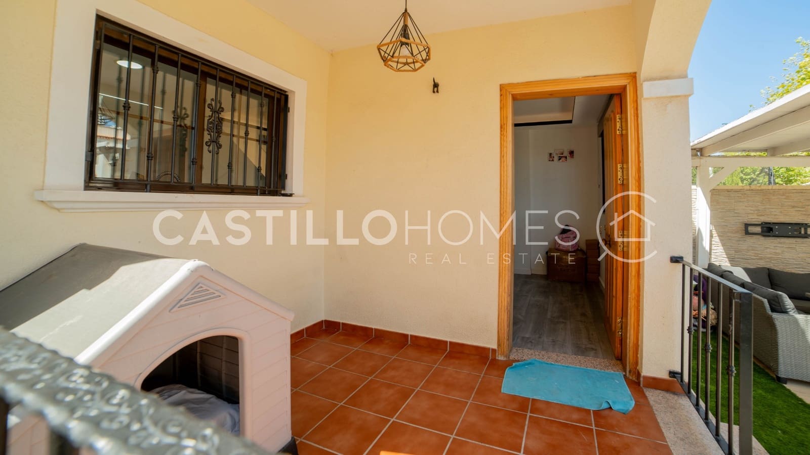 3 soverom Hus til salgs i Torrevieja med svømmebasseng - € 299 000 (Ref: 9973658)