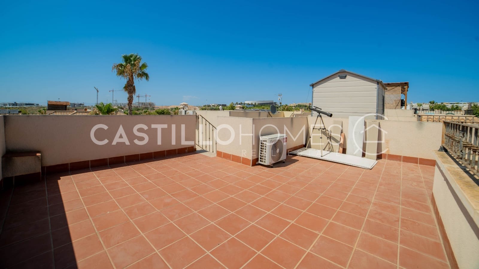 3 soverom Hus til salgs i Torrevieja med svømmebasseng - € 299 000 (Ref: 9973658)