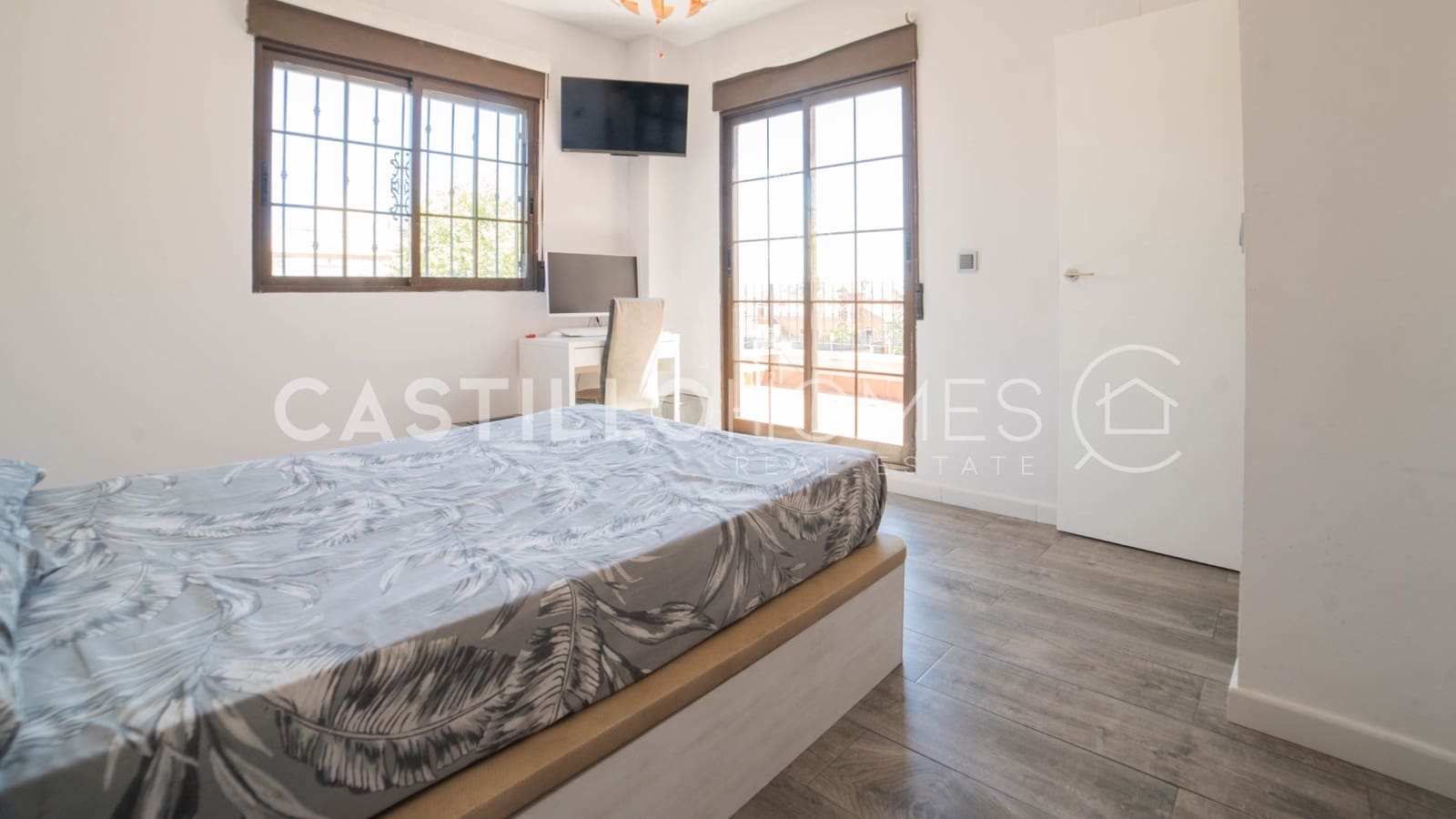 3 soverom Hus til salgs i Torrevieja med svømmebasseng - € 299 000 (Ref: 9973658)