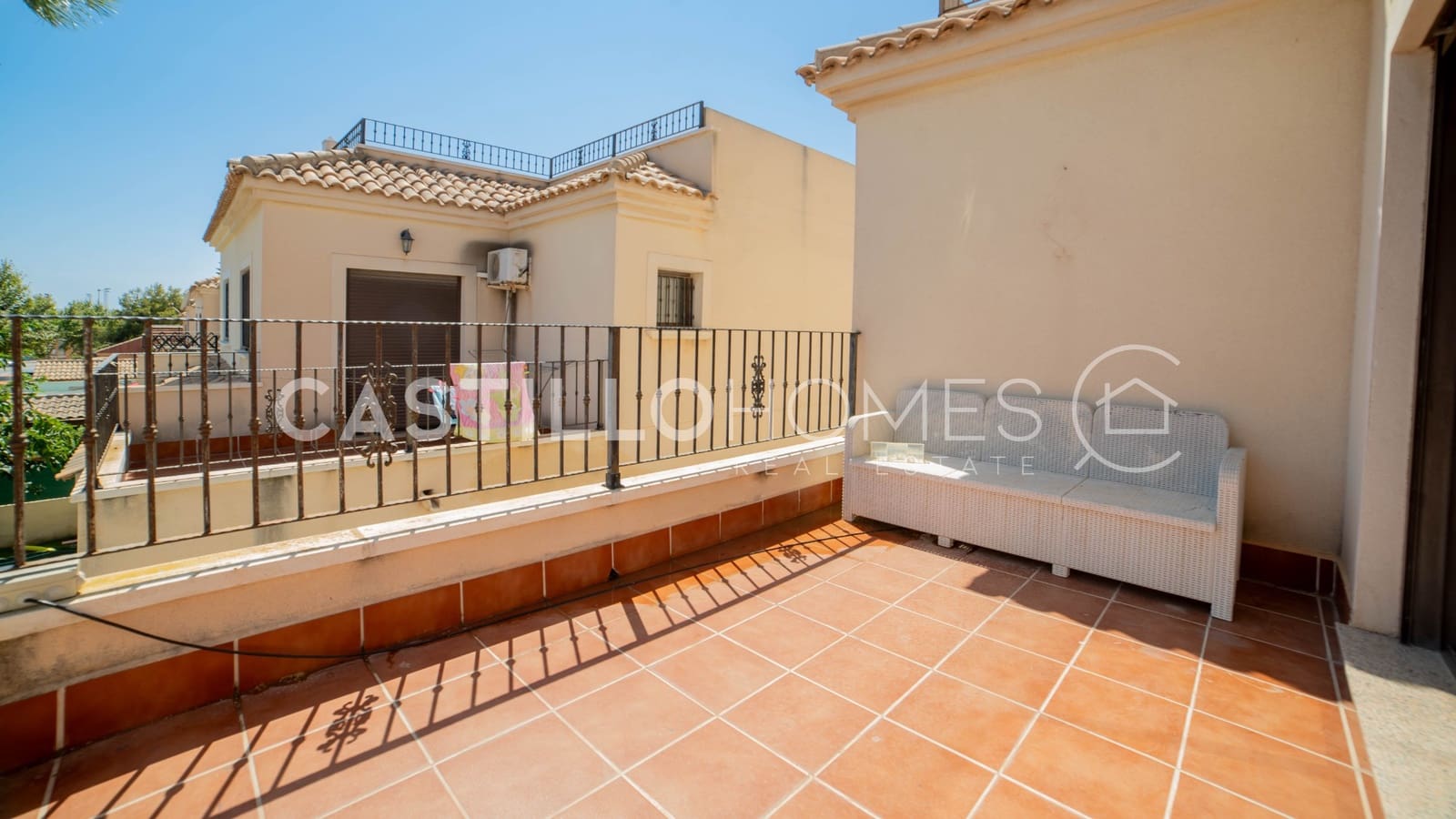 3 soverom Hus til salgs i Torrevieja med svømmebasseng - € 299 000 (Ref: 9973658)