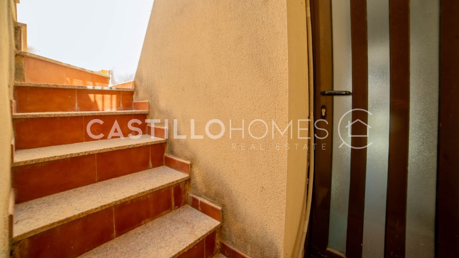 3 soverom Hus til salgs i Torrevieja med svømmebasseng - € 299 000 (Ref: 9973658)