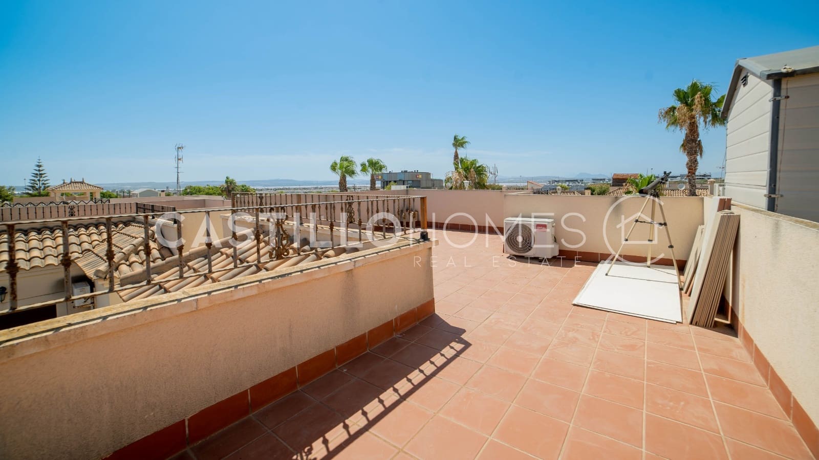 3 soverom Hus til salgs i Torrevieja med svømmebasseng - € 299 000 (Ref: 9973658)