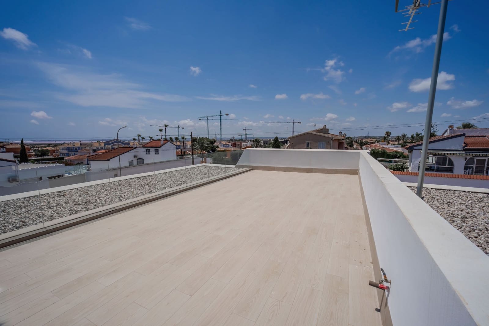 Chalet de 3 habitaciones en Ciudad Quesada en venta con piscina garaje - 690.000 € (Ref: 9973659)