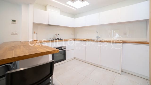 4 sypialnia Dom na sprzedaż w Torrevieja z garażem - 495 000 € (Ref: 9973661)