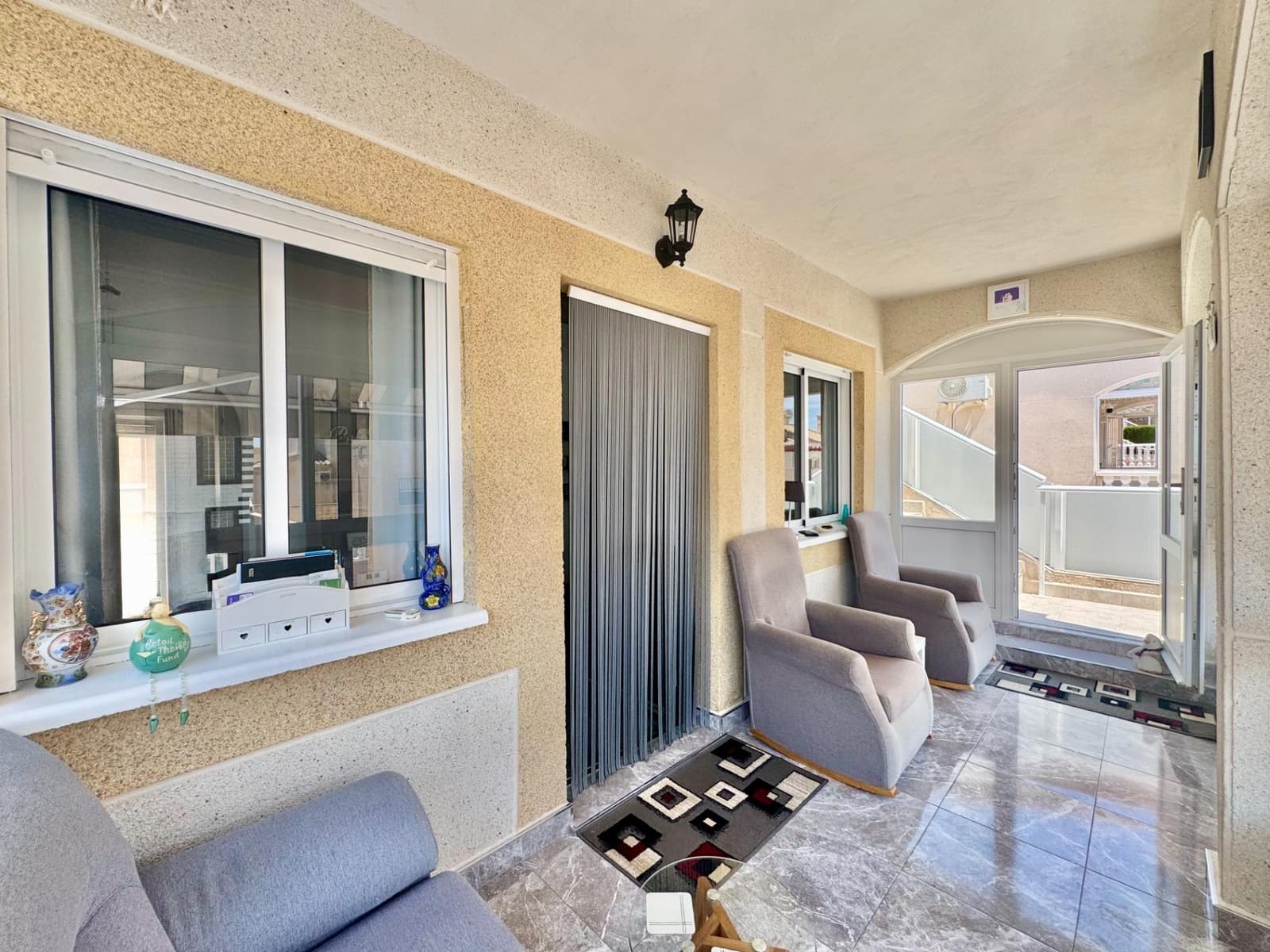 Chalet de 2 habitaciones en Orihuela Costa en venta con piscina garaje - 245.000 € (Ref: 9975833)