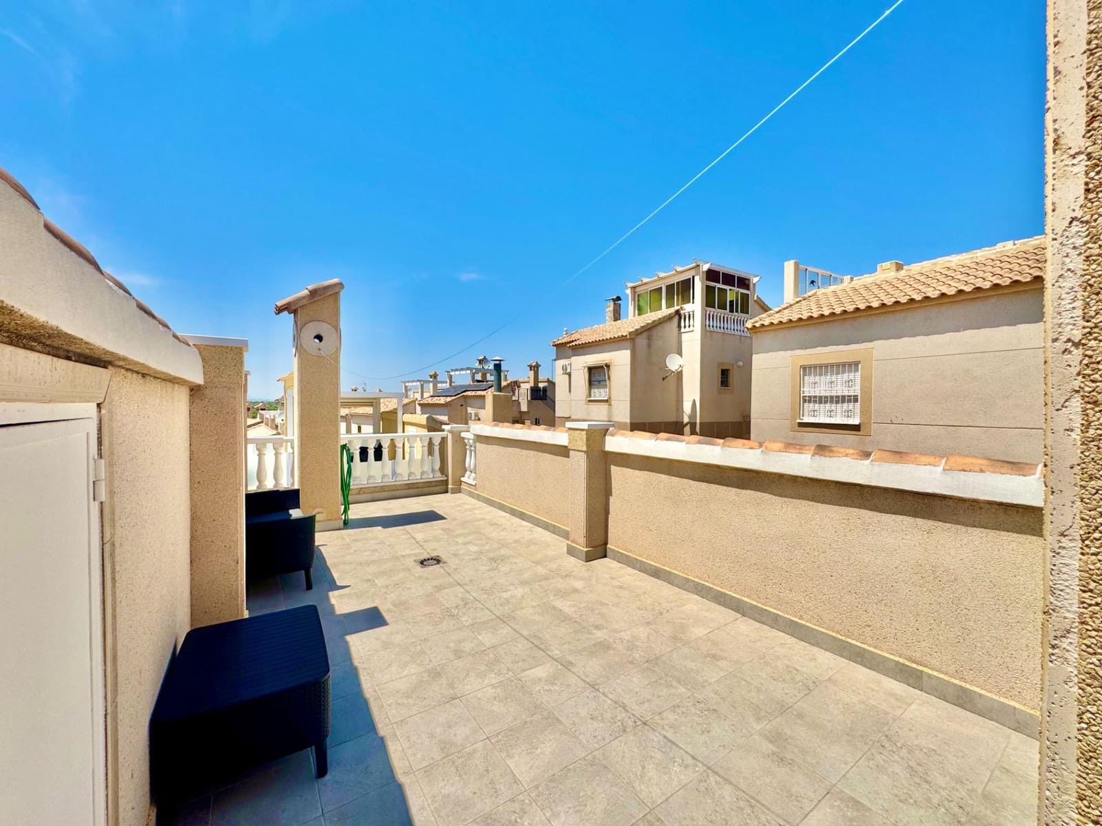 Chalet de 2 habitaciones en Orihuela Costa en venta con piscina garaje - 245.000 € (Ref: 9975833)