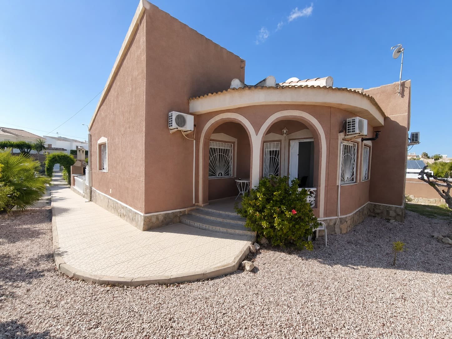 3 soveværelse Villa til salg i Ciudad Quesada med swimmingpool - € 394.999 (Ref: 9981078)