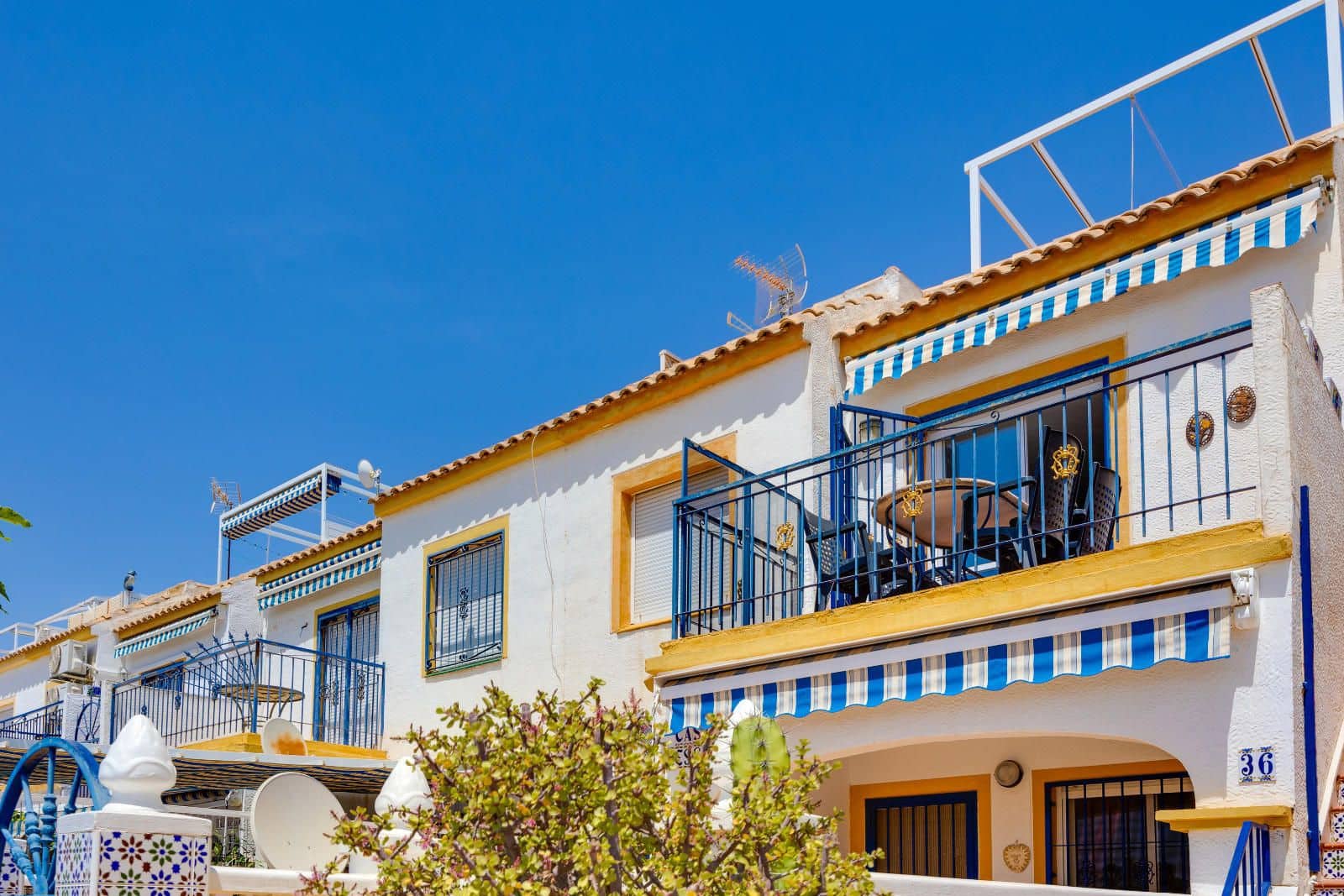 2 soverom Bungalow til salgs i Torrevieja med svømmebasseng - € 144 969 (Ref: 9981082)