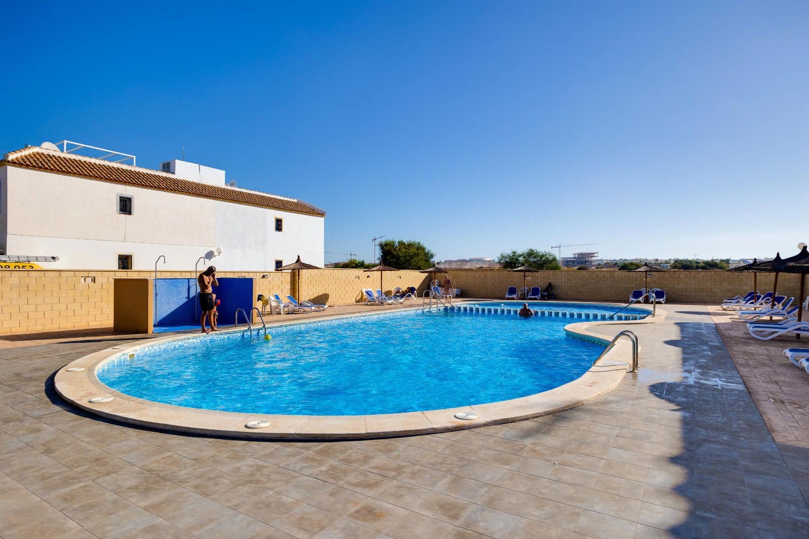 2 soverom Bungalow til salgs i Torrevieja med svømmebasseng - € 144 969 (Ref: 9981082)