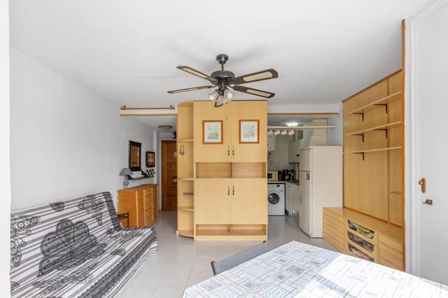 Studio à vendre à Torrevieja avec piscine - 79 900 € (Ref: 9983913)