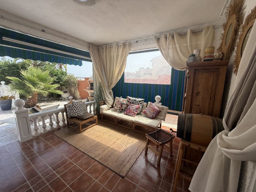 4 soverom Villa til salgs i Ciudad Quesada med svømmebasseng - € 475 000 (Ref: 9984060)