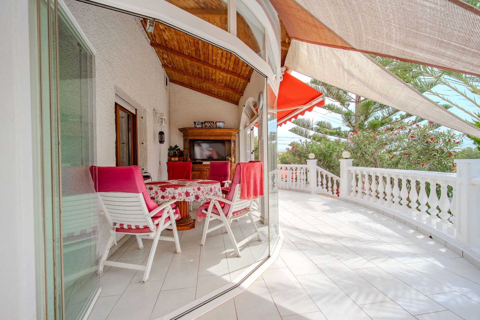 3 slaapkamer Villa te koop in Ciudad Quesada met zwembad garage - € 385.000 (Ref: 9989451)