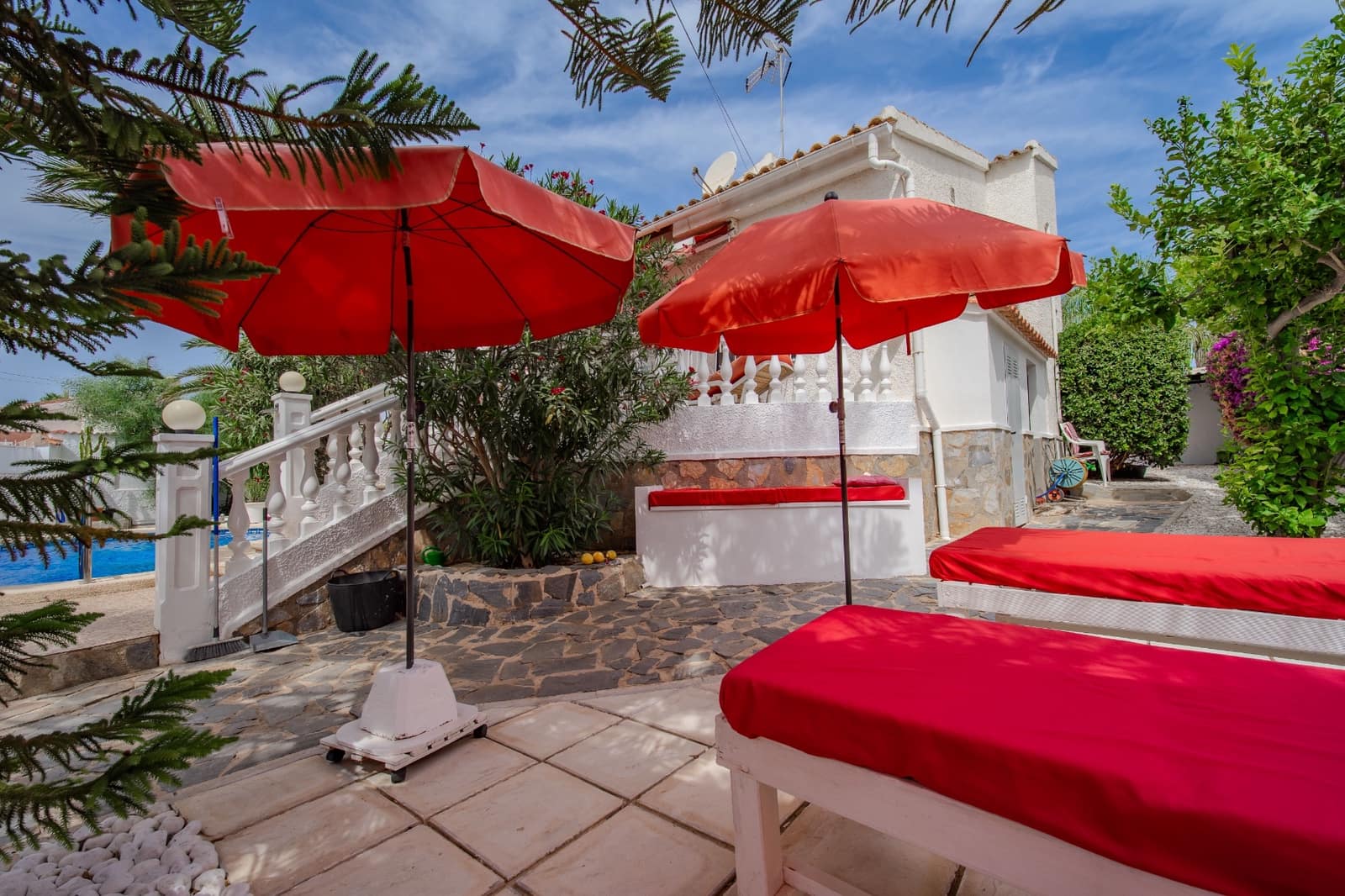 3 slaapkamer Villa te koop in Ciudad Quesada met zwembad garage - € 385.000 (Ref: 9989451)