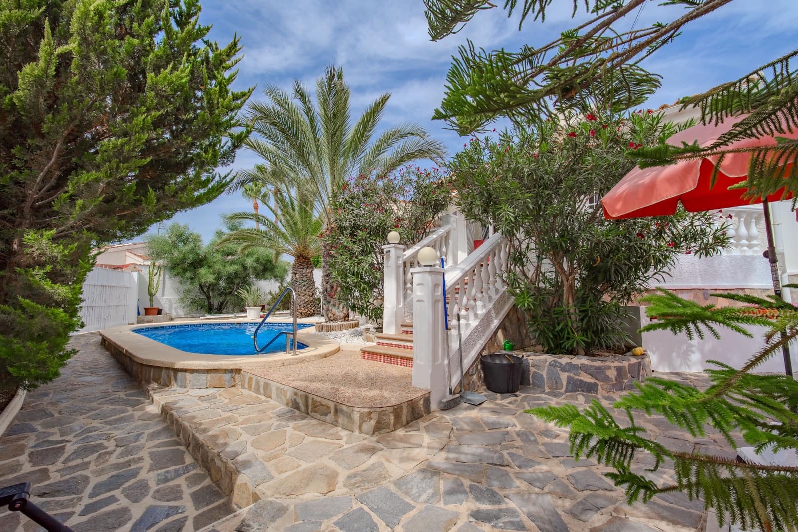 3 slaapkamer Villa te koop in Ciudad Quesada met zwembad garage - € 385.000 (Ref: 9989451)