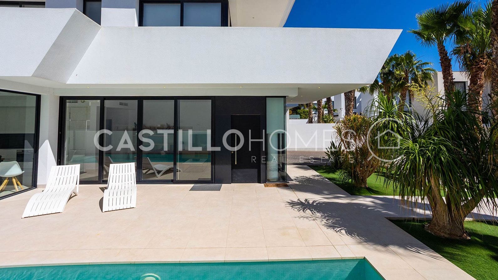 4 soveværelse Byhus til salg i Rojales med swimmingpool garage - € 629.000 (Ref: 9991976)