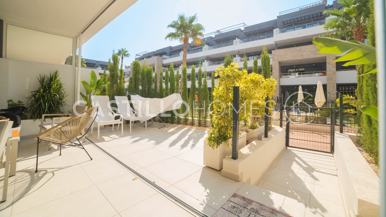 2 sypialnia Apartament na sprzedaż w Orihuela Costa z basenem garażem - 550 000 € (Ref: 9991978)