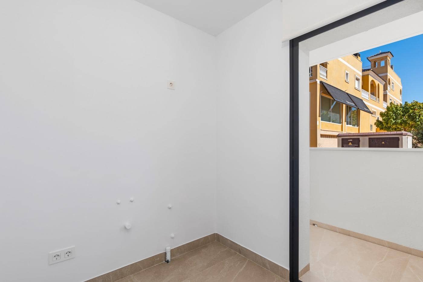 3 quarto Penthouse para venda em Benijofar com piscina - 425 000 € (Ref: 9991982)