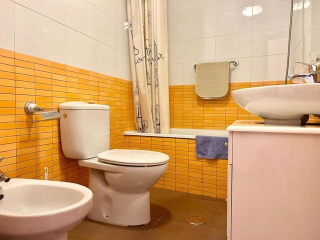 1 sovrum Lägenhet till salu i Torrevieja - 119 000 € (Ref: 9999332)
