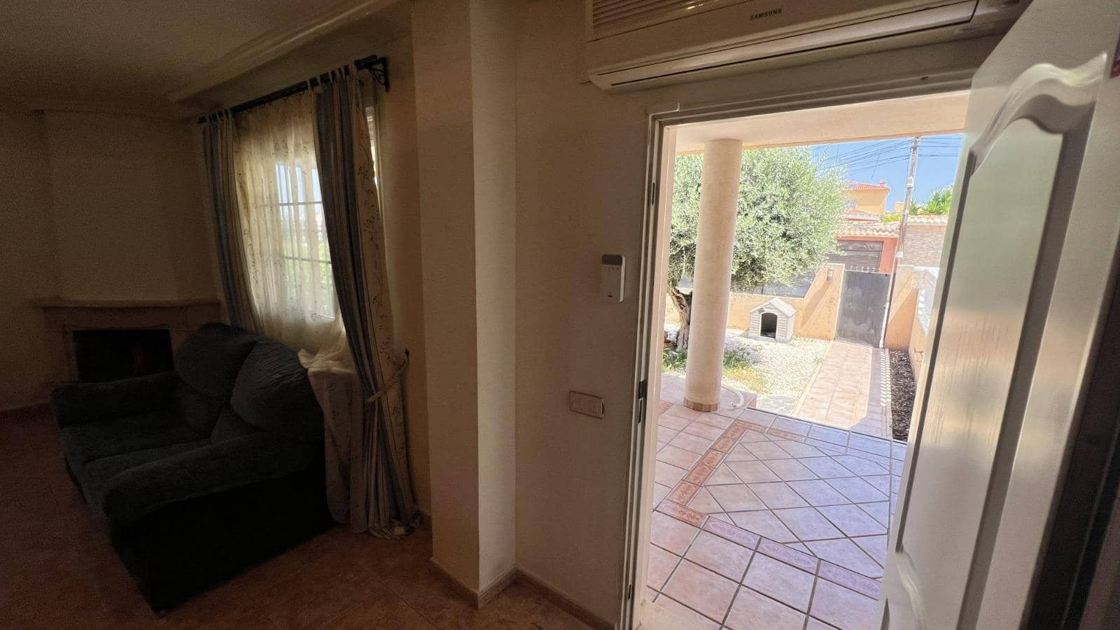 3 soverom Villa til salgs i Torrevieja med svømmebasseng - € 425 000 (Ref: 9999339)