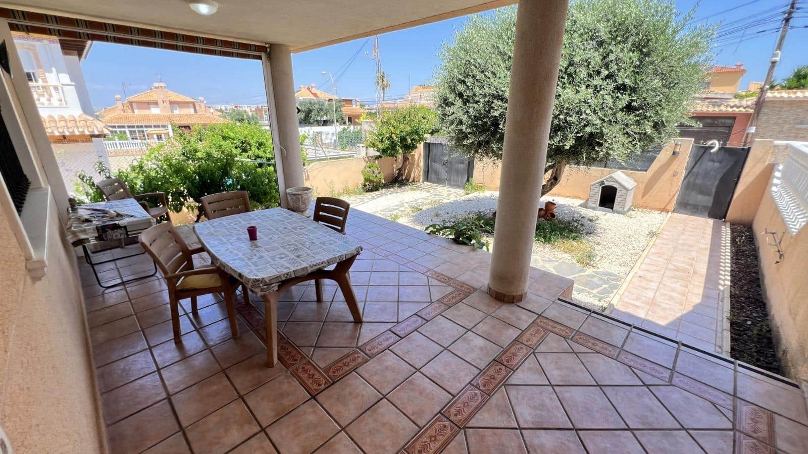 3 soverom Villa til salgs i Torrevieja med svømmebasseng - € 425 000 (Ref: 9999339)
