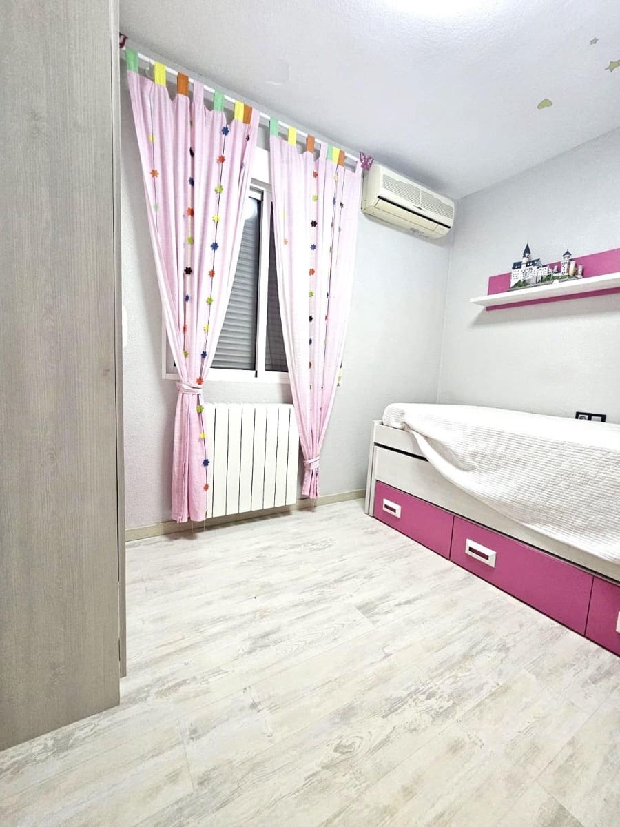 6 chambre Villa/Maison Mitoyenne à vendre à Orihuela Costa avec piscine garage - 280 000 € (Ref: 9999342)