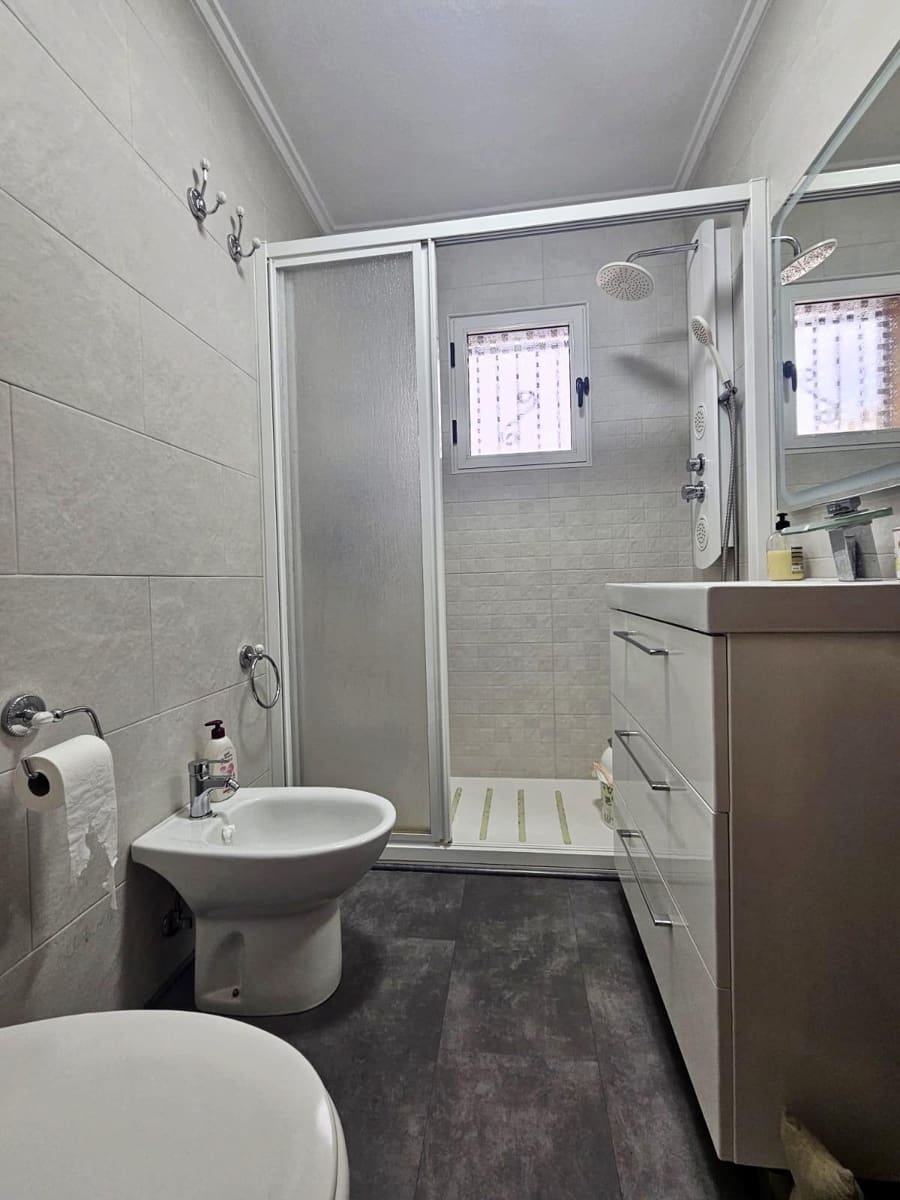 6 chambre Villa/Maison Mitoyenne à vendre à Orihuela Costa avec piscine garage - 280 000 € (Ref: 9999342)