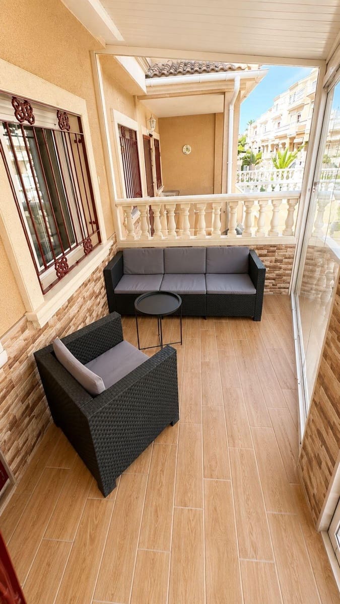 3 chambre Villa/Maison Mitoyenne à vendre à Orihuela Costa avec piscine garage - 279 900 € (Ref: 9999343)