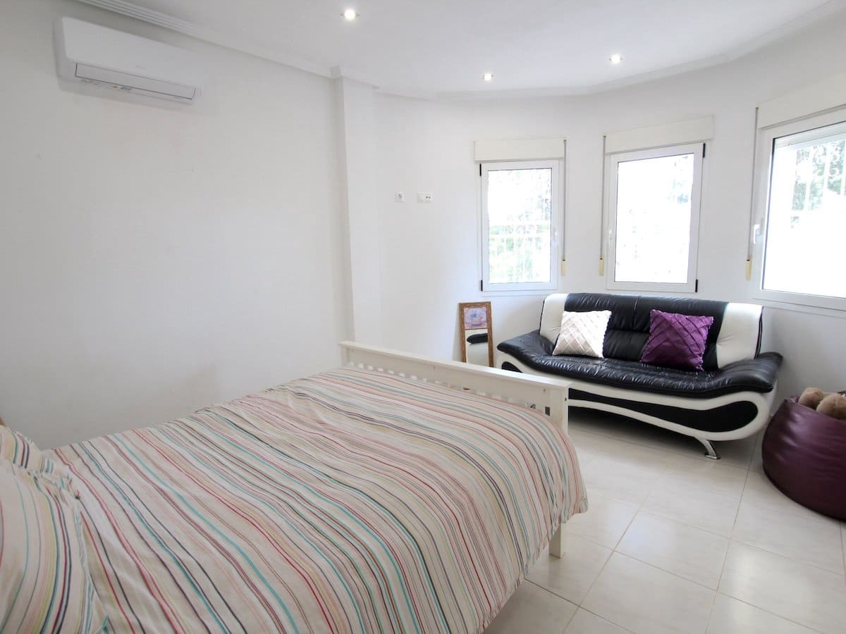 5 slaapkamer Villa te koop in Campoamor met zwembad garage - € 540.000 (Ref: 9999345)