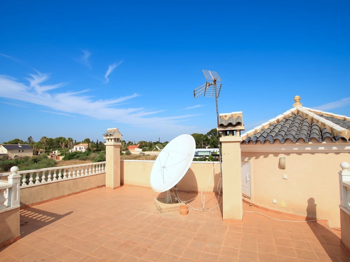 5 slaapkamer Villa te koop in Campoamor met zwembad garage - € 540.000 (Ref: 9999345)