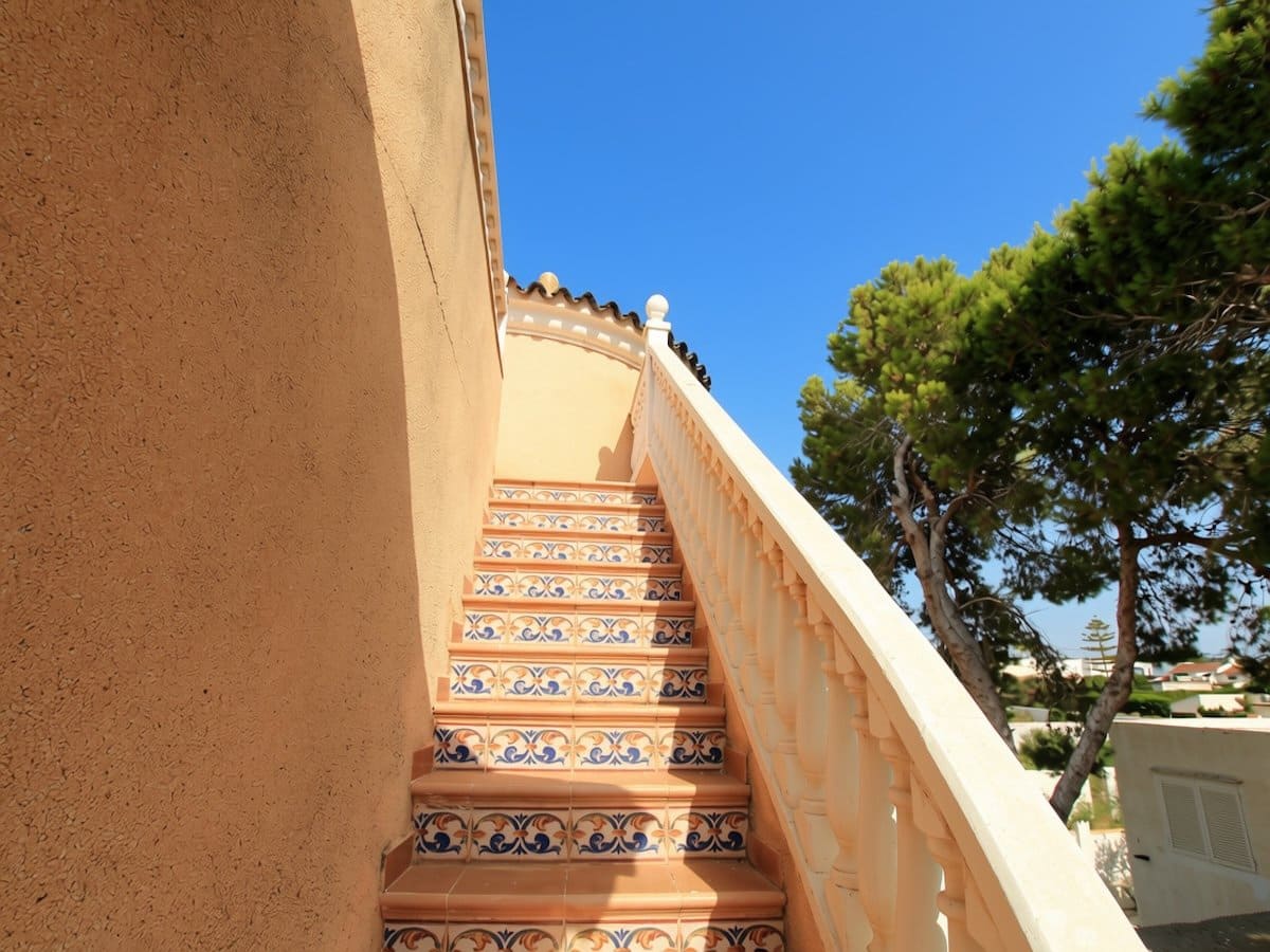 5 slaapkamer Villa te koop in Campoamor met zwembad garage - € 540.000 (Ref: 9999345)