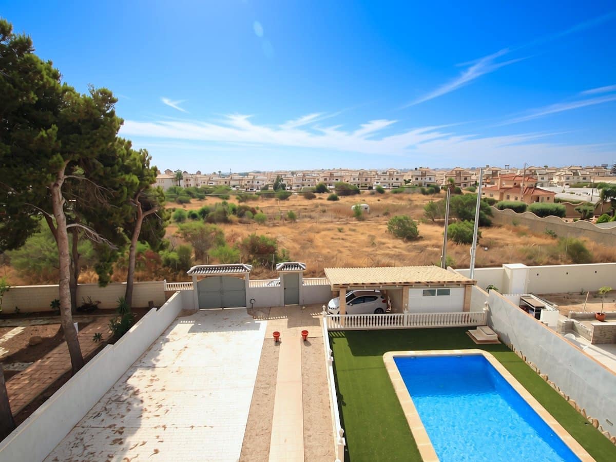 5 slaapkamer Villa te koop in Campoamor met zwembad garage - € 540.000 (Ref: 9999345)