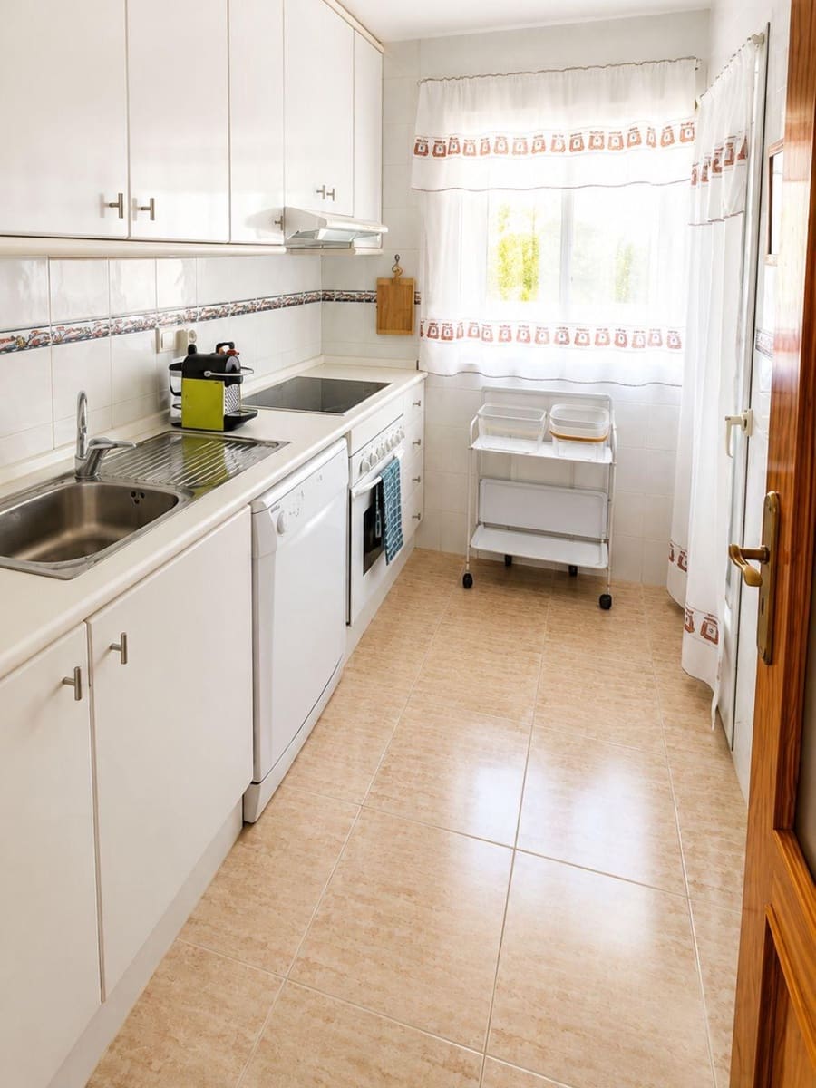 2 soverom Leilighet til salgs i Orihuela Costa med svømmebasseng garasje - € 295 000 (Ref: 9999348)