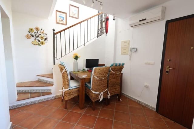 2 soverom Bungalow til salgs i Torrevieja med svømmebasseng - € 200 000 (Ref: 9999350)