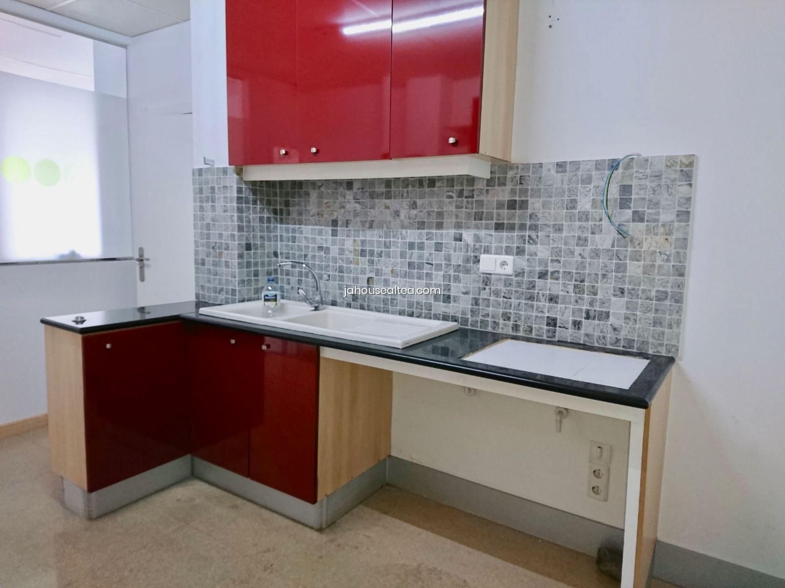 Commercial for sale in Altea with garage - € 450,000 (Ref: 4792506)