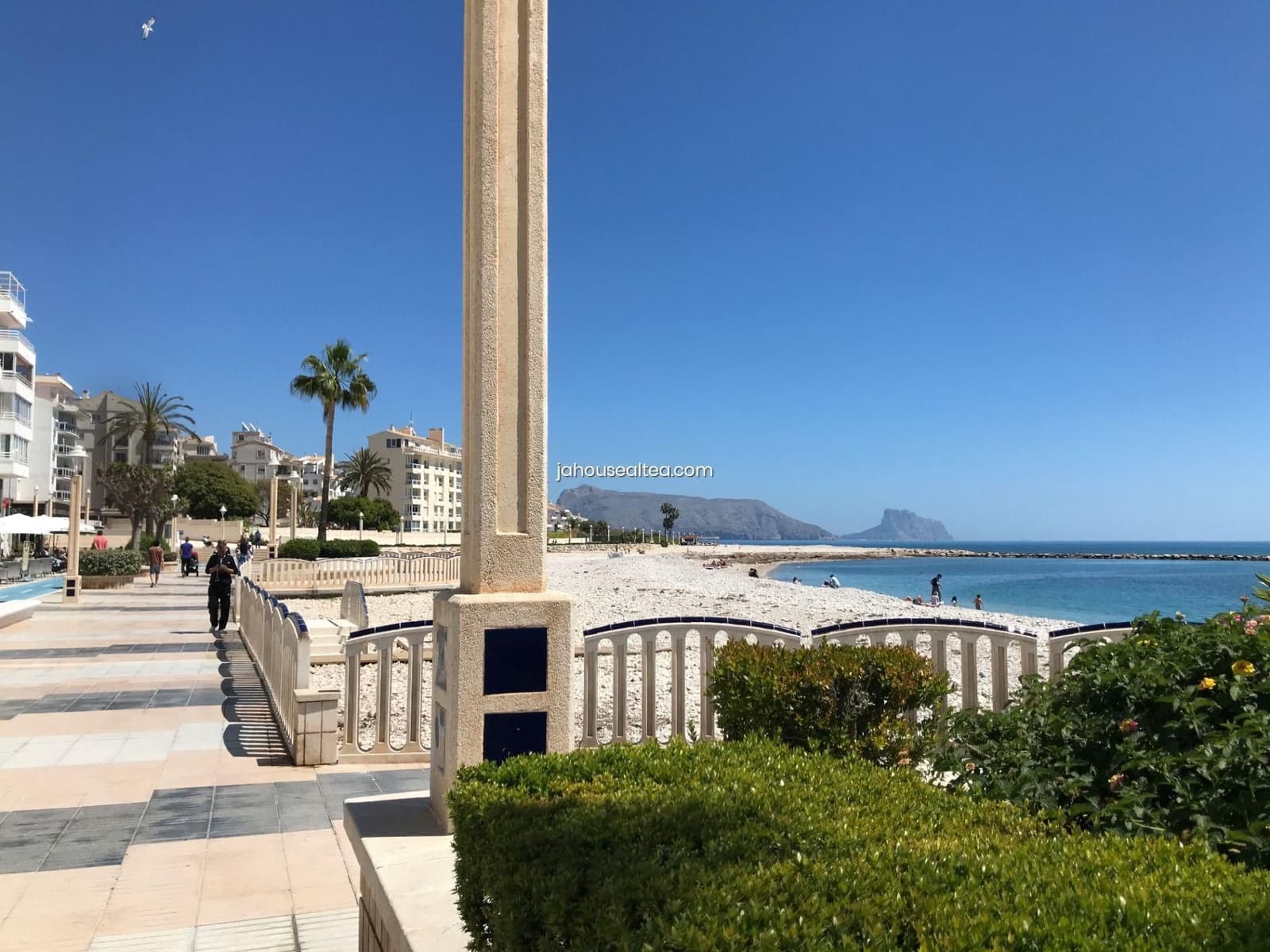 Commercial for sale in Altea with garage - € 450,000 (Ref: 4792506)