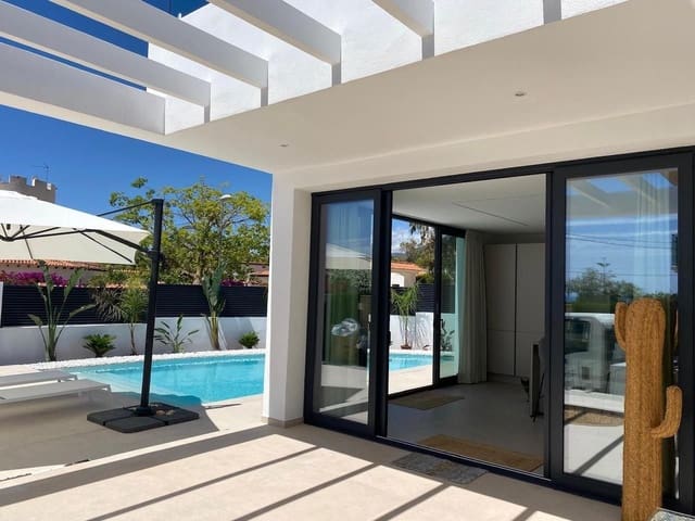 4 soverom Villa til salgs i La Nucia med svømmebasseng garasje - € 1 175 000 (Ref: 8614266)