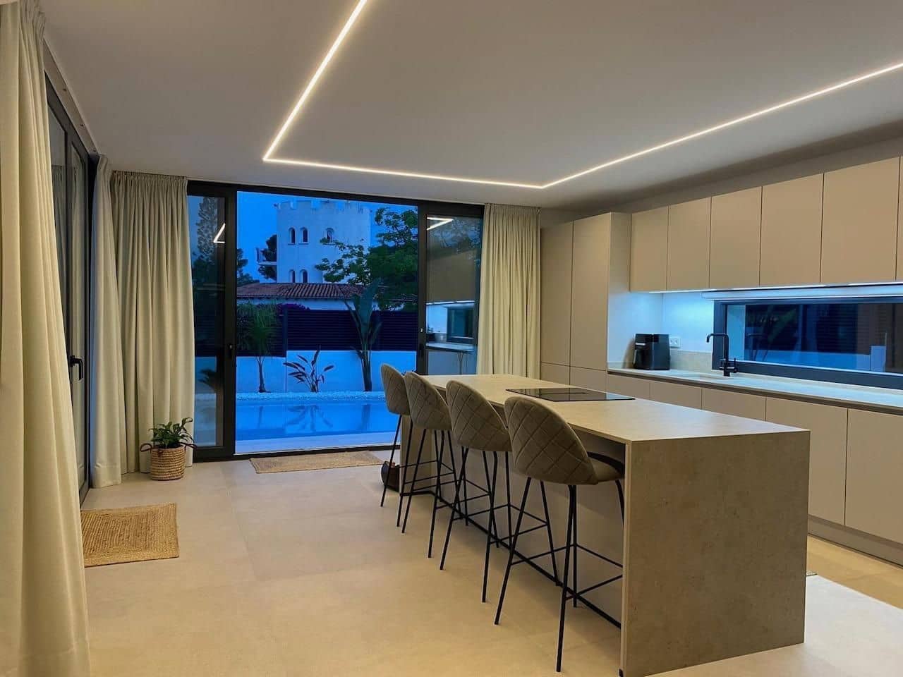 4 bedroom Villa for sale in La Nucia with pool garage - € 1,175,000 (Ref: 8614266)