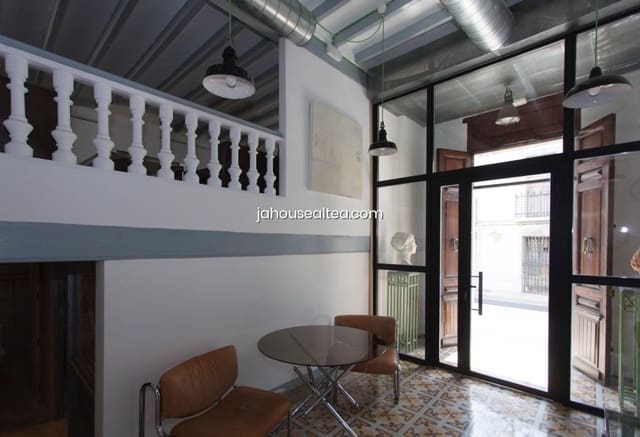 7 bedroom Hotel for sale in Altea - € 960,000 (Ref: 8654654)