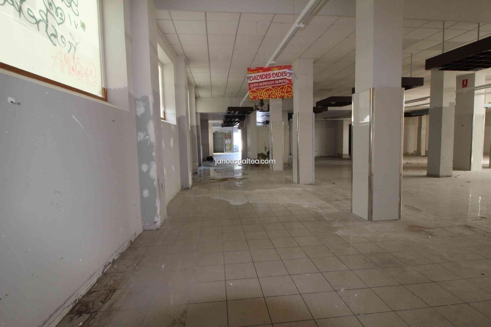 Commerciale in vendita in Altea con garage - 650.000 € (Rif: 8689064)