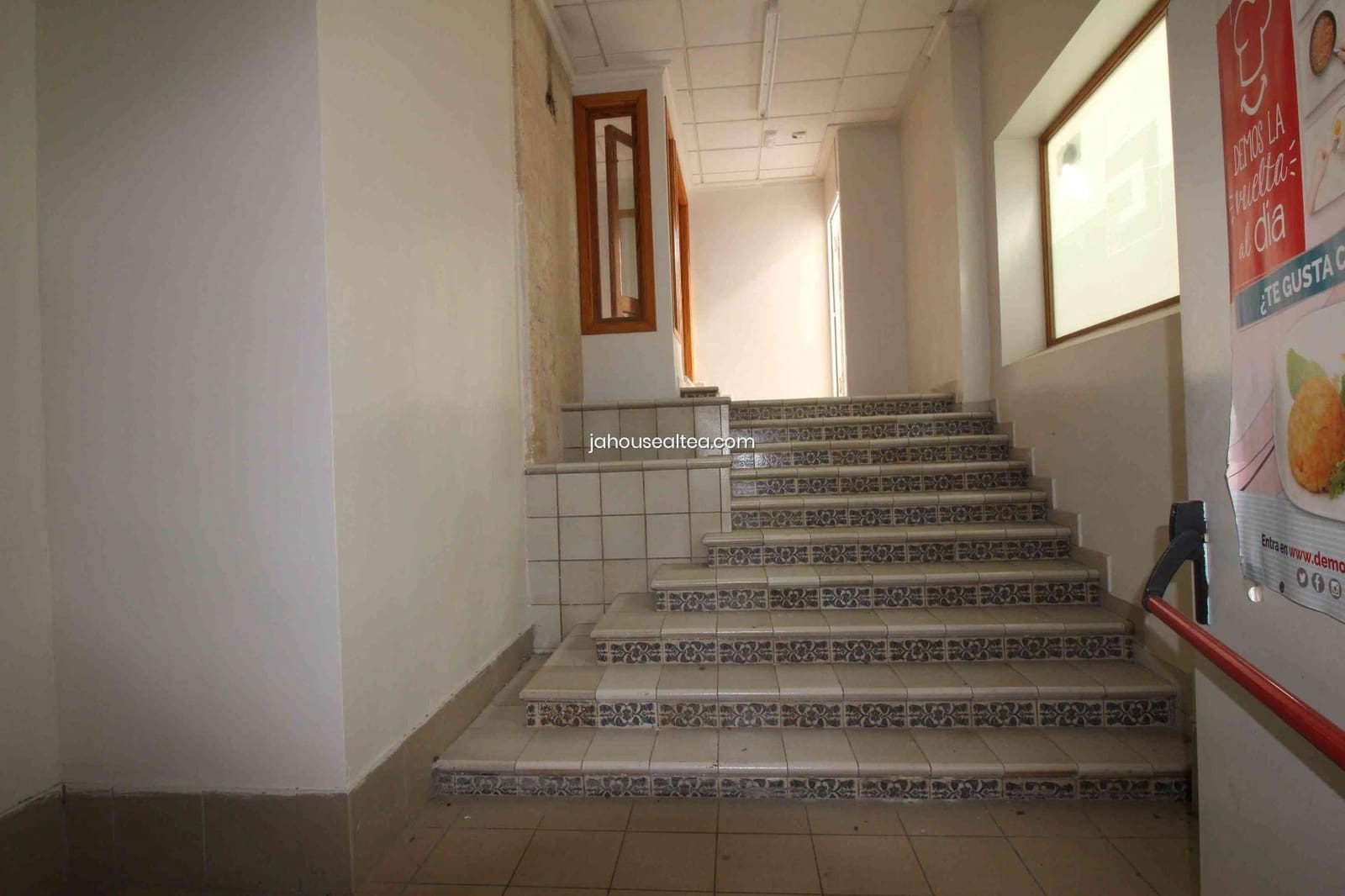 Commerciale in vendita in Altea con garage - 650.000 € (Rif: 8689064)