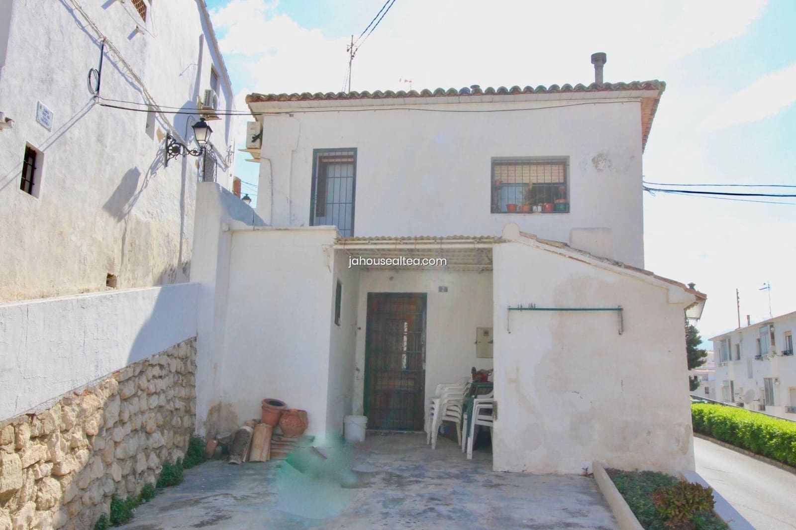 6 bedroom Townhouse for sale in Altea with garage - € 430,000 (Ref: 8689069)
