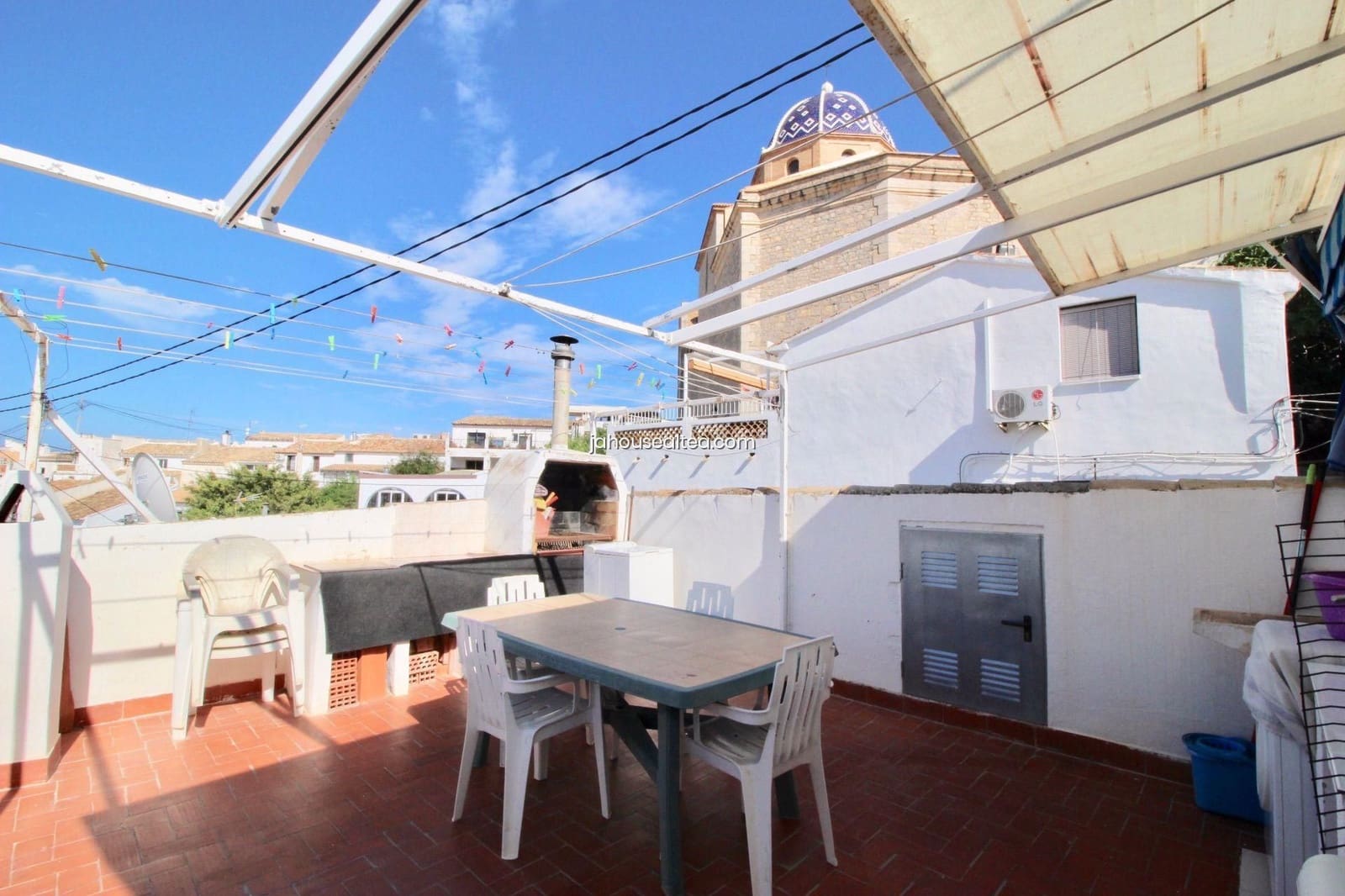 6 bedroom Townhouse for sale in Altea with garage - € 430,000 (Ref: 8689069)