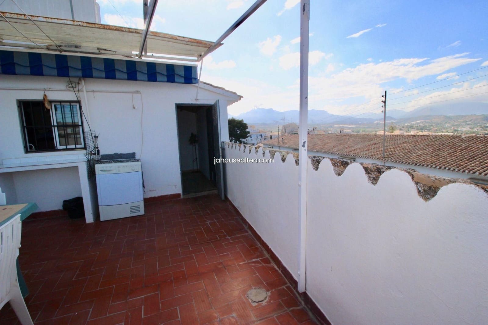 6 bedroom Townhouse for sale in Altea with garage - € 430,000 (Ref: 8689069)
