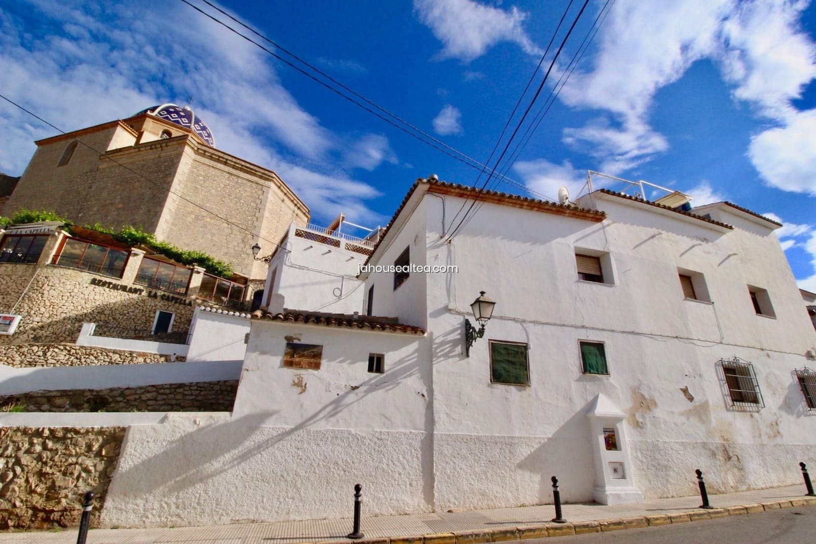 6 bedroom Townhouse for sale in Altea with garage - € 430,000 (Ref: 8689069)