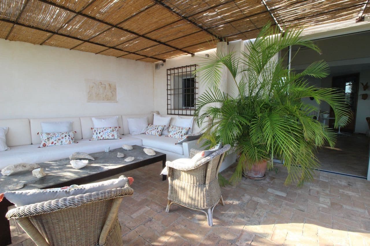 4 bedroom Villa for sale in Altea with pool - € 3,450,000 (Ref: 8737235)