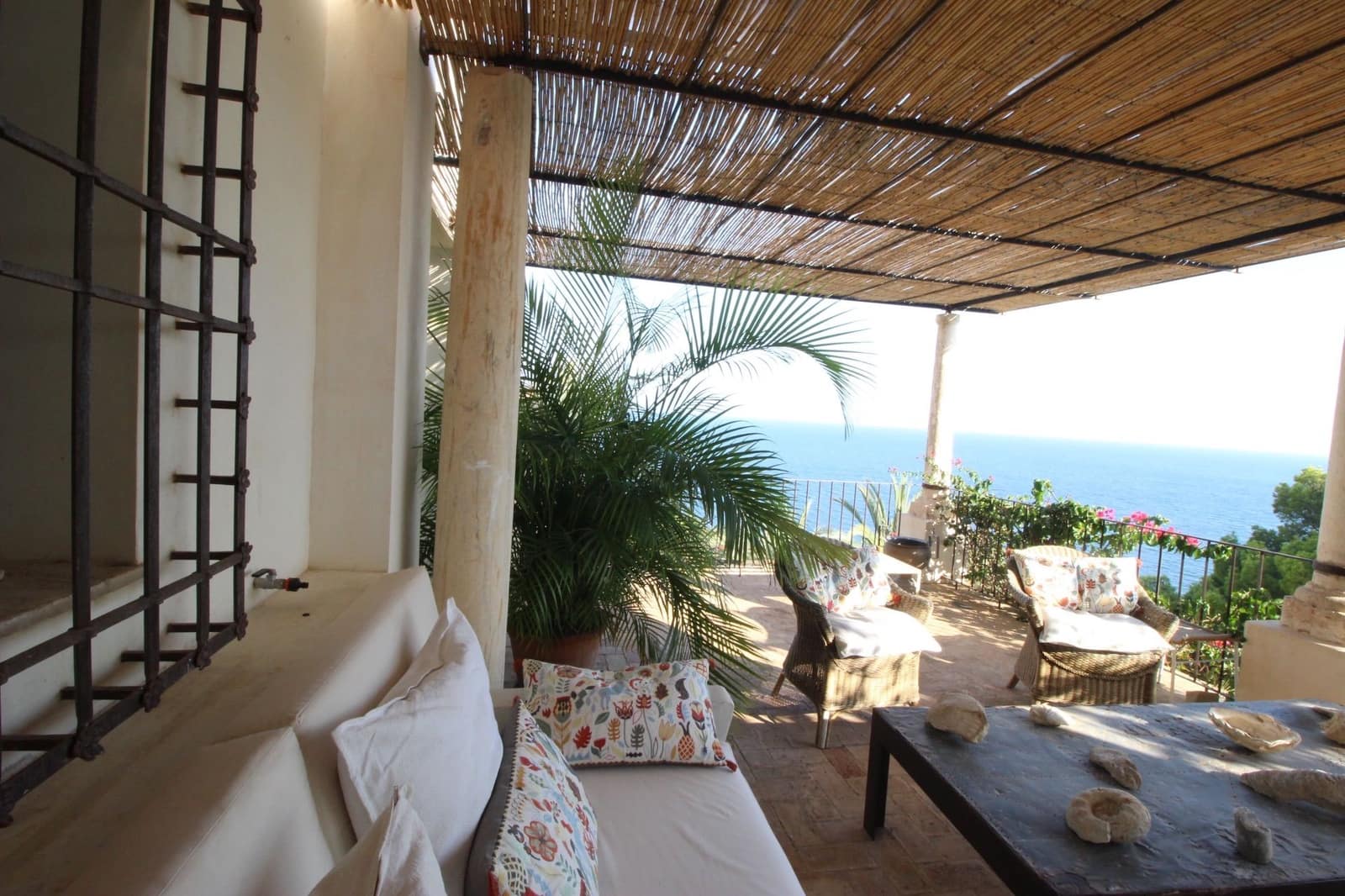 4 bedroom Villa for sale in Altea with pool - € 3,450,000 (Ref: 8737235)