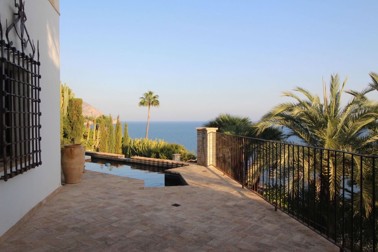 4 bedroom Villa for sale in Altea with pool - € 3,450,000 (Ref: 8737235)