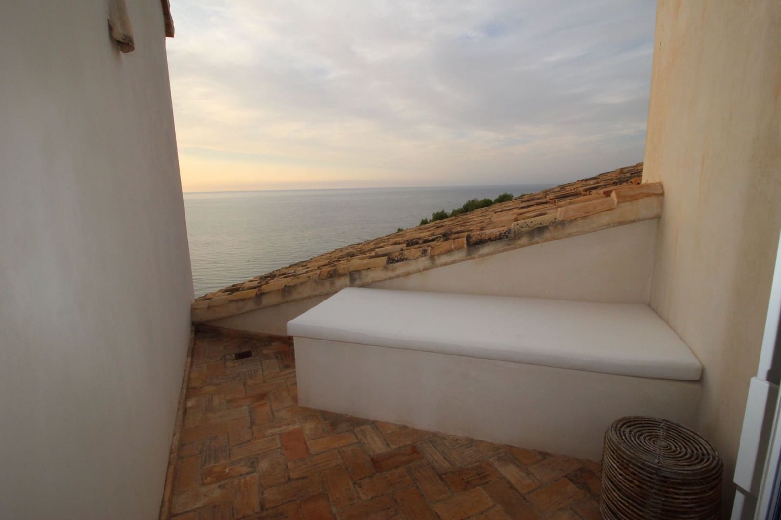 4 bedroom Villa for sale in Altea with pool - € 3,450,000 (Ref: 8737235)