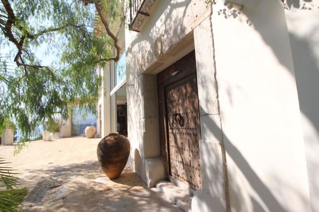 4 soveværelse Villa til salg i Altea med swimmingpool - € 3.450.000 (Ref: 8737235)