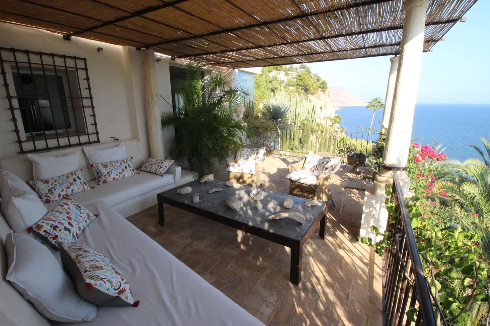4 bedroom Villa for sale in Altea with pool - € 3,450,000 (Ref: 8737235)